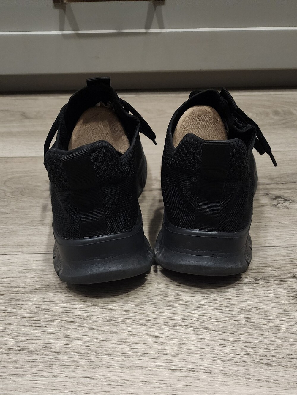 Like New! All-Black Lightweight Knit Sneakers - Picture 4 of 8